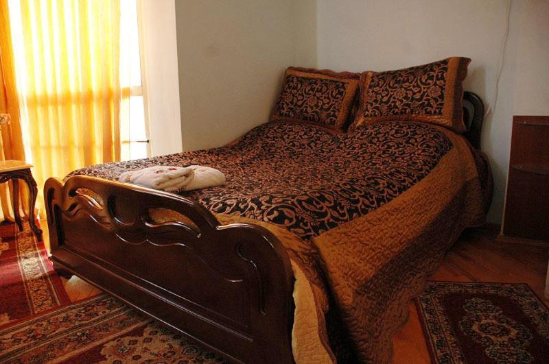 Edemi Hotell Kutaisi Exteriör bild