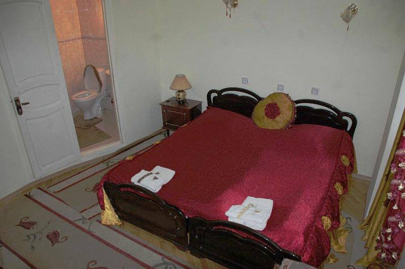 Edemi Hotell Kutaisi Rum bild