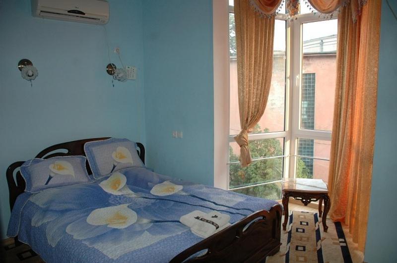 Edemi Hotell Kutaisi Rum bild