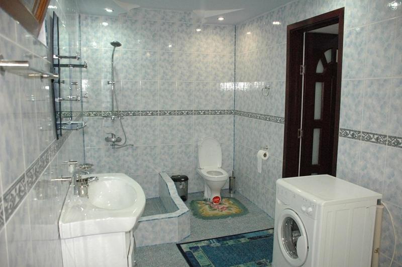 Edemi Hotell Kutaisi Rum bild