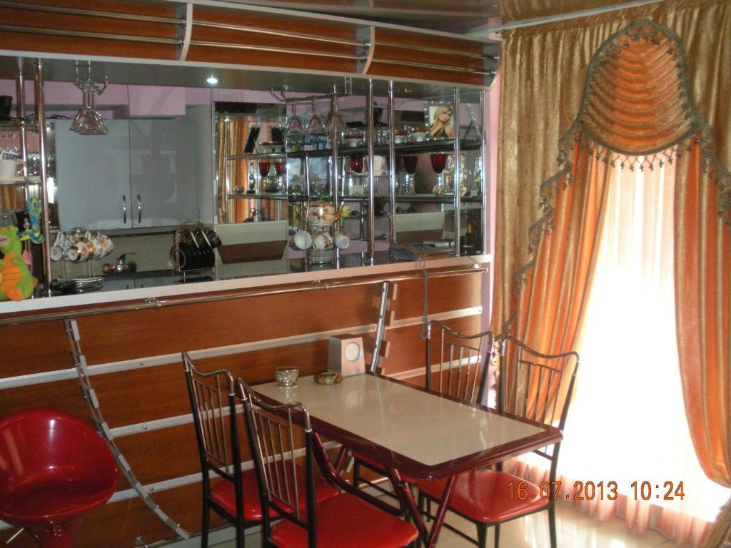 Edemi Hotell Kutaisi Rum bild