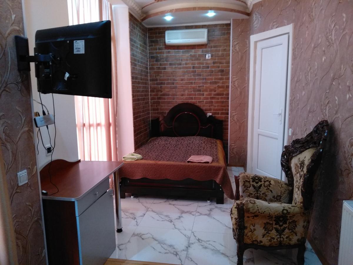 Edemi Hotell Kutaisi Exteriör bild